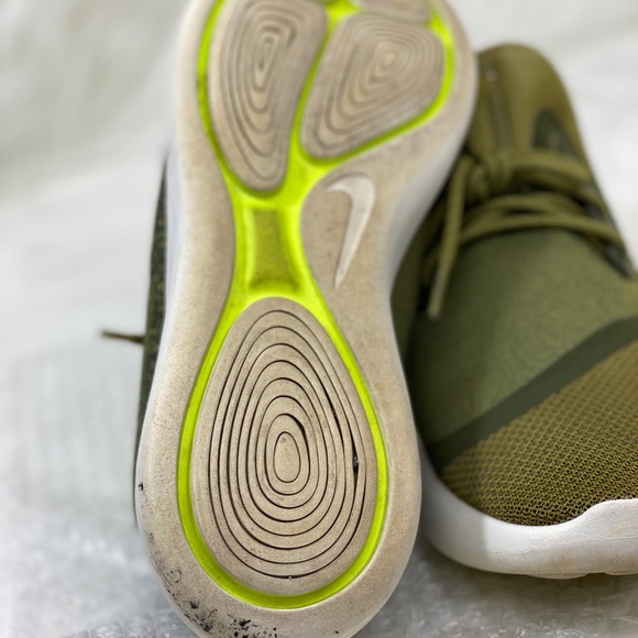 Nike
LUNARCHARGE ESSENTIAL 'CAMPER GREEN - Picture 3 of 11